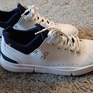 On Cloud The Roger shoes sz 9.5